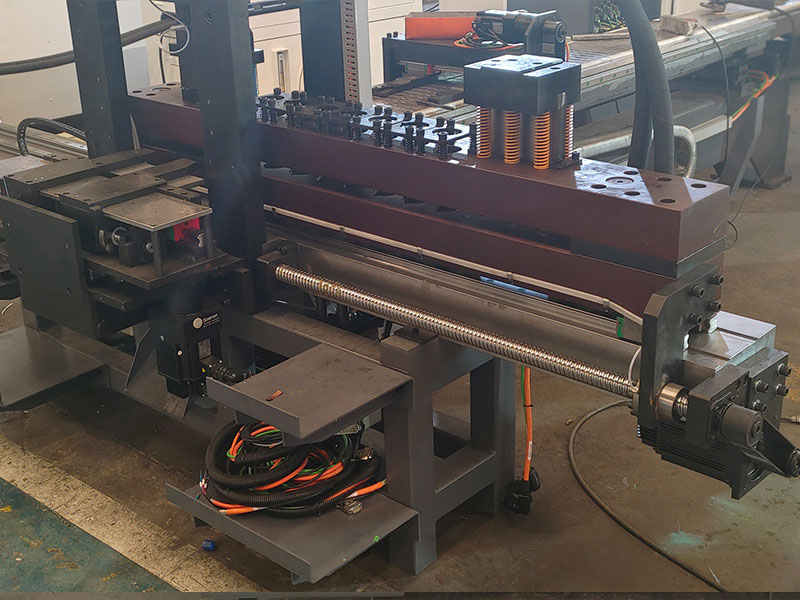 chi tiết máy đột thanh cái đồng